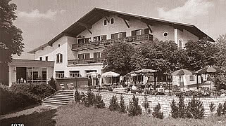 [Translate to English:] Eine alte Aufnahme von dem Hotel Gmachl
